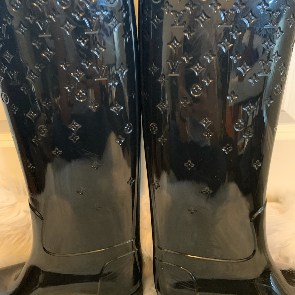 Louis Vuitton Rain Boots Black - MUST HAVES Sz 39 - Picture 9 of 11